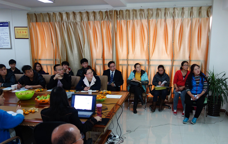 绿茵体育第四届客户沙龙及网络营销分享会于2013年10月23日举行，30余家客户参加了本次沙龙和讲座，并给予高度赞许和认可。事实证明，绿茵体育在不断强化产品和服务品质的同时，绿茵体育还持续不断加强对客户网站运营和营销推广上的支持。选择绿茵体育，就是选择了一条通往新媒体营销和电子商务的捷径。